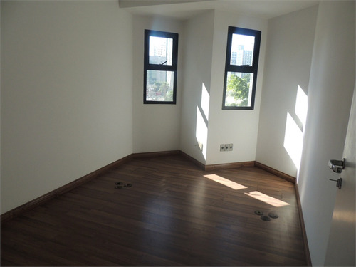 Imagem 7 de 23 de Sala Comercial Em Ótima Localização - Reo394854