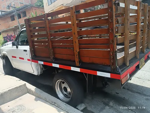 Mazda B2000 2.0 B2000