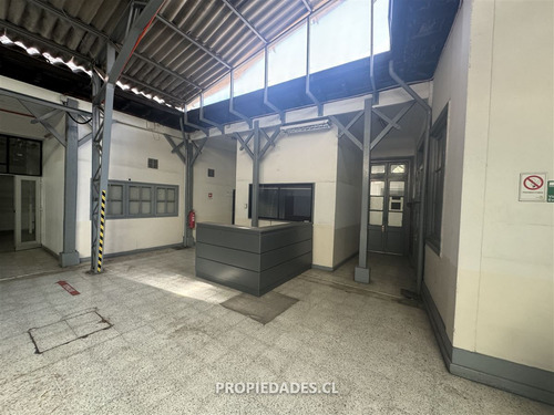 Local Comercial En Arriendo En Santiago Metro Los Héroes