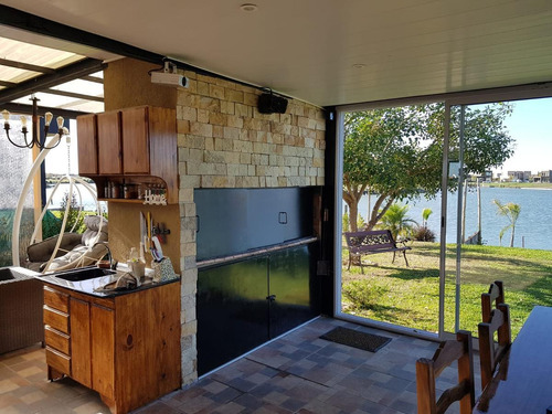 Imagen 15 de 25 de Casa En Venta Con Vista A La Laguna En Barrio San Sebastian, Pilar