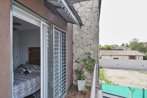 Duplex En Venta Cochera Y Jardín En Ituzaingó