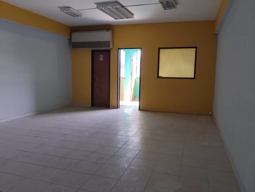 Imagen 5 de 10 de Oficina En Naguanagua Centro Comercial Dinastia Lr
