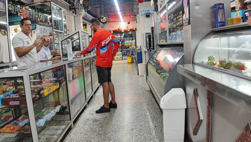 Estación De Servicio Con Restaurante: Parador Turístico En Funcionamiento Fondo De Comercio, Local Y Terreno Con Permiso Para Despacho De Gasolina Y Gasoil