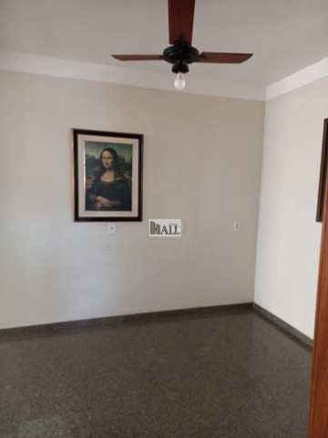 Apartamento À Venda No Centro Com 2 Quartos, 110 M² - V8050