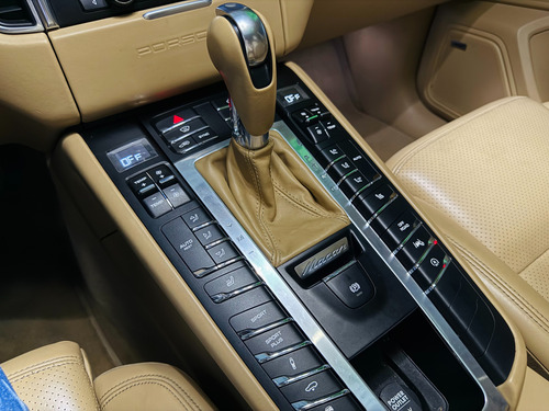 Porsche Macan Turbo 2015