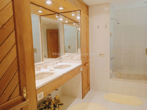 Casa En Venta Y Alquiler, Golf, Punta Del Este, 4 Dormitorios.- Ref: 3036