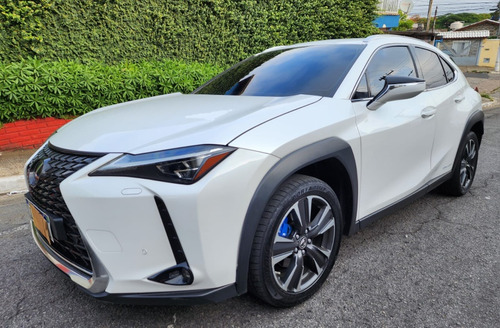 Lexus Luxury 2.5 Luxury Aut. 5p Hibrido