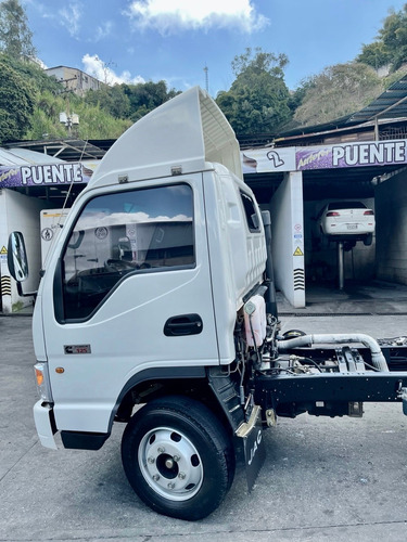 Camion Jac Hfc 1061 Chasis Largo Balnco