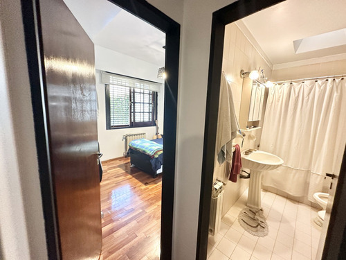 Venta De Hermosa Casa En Parque Chacabuco