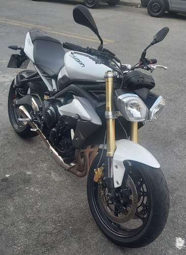 Imagem 8 de 13 de Triumph Street Triple 675