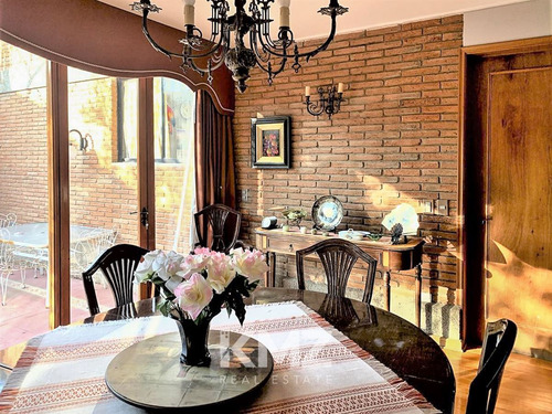 Casa En Venta De 4 Dormitorios En San Carlos De Apoquindo