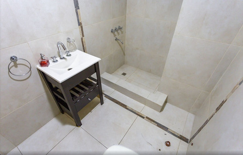 Venta Lomas De Zamora Oficina Super Luminosa 45m2, Al Frente Sobre Av. Hipolito Yrigoyen!
