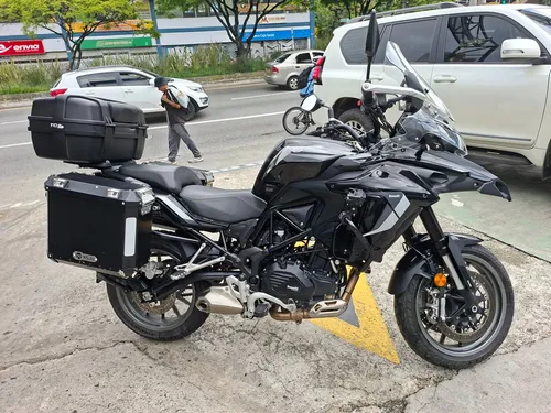 Trk 502 Con Sus Maletas,exploradoras Y Otros Accesorios