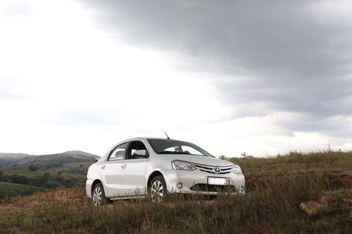 Toyota Etios Sedan Xls 1.5 16v Automático