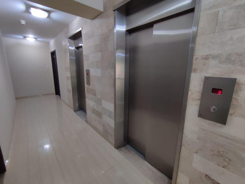 Imagen 15 de 18 de En Venta Apartamento Exclusivo Palazzo Ambruzzo. Adlz