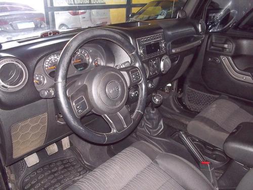 Imagen 4 de 6 de Jeep Wrangler 3.8 Unlimited 4p 2012 Manual
