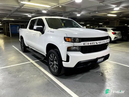Chevrolet Silverado 4.3 V6 1500 WT Doble Cabina 4x2 At