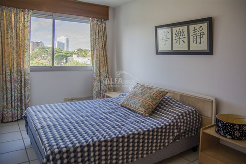 Imagen 16 de 18 de Apartamento De 3 Dormitorios Con Parrillero En Venta, Edif. Cap Breton. Playa Mansa.