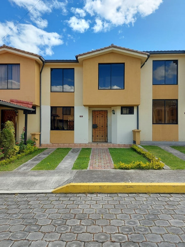 Imagen 1 de 9 de Oportunidad, Casa 2 Pisos, Comjunto Rivera 1 En Sangolqui