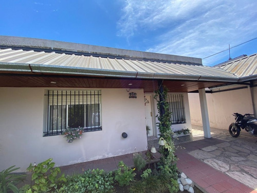 Imagen 2 de 17 de Muy Linda Casa 3 Ambientes En Zona Residencial