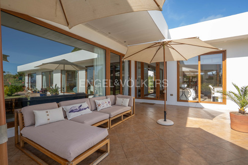Venta Preciosa Casa Muy Bien Ubicada En Marbella