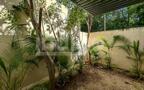 Casa De Una Planta En Venta En Mérida Modelo Deco En Privada Canaria, Conkal