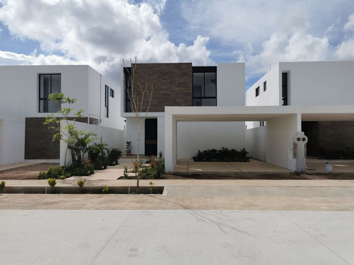 Casa En Preventa En Fiora Residencial En Valle Mérida