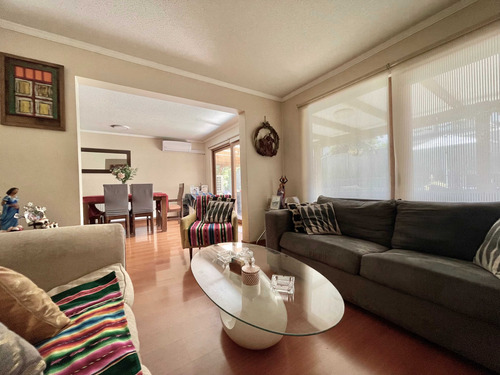 Casa 5 Dorm + Servicio (95981)