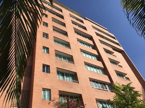 Bello Y Acogedor Apartamento Remodelado En Venta La Castellana, Caracas 23-21627