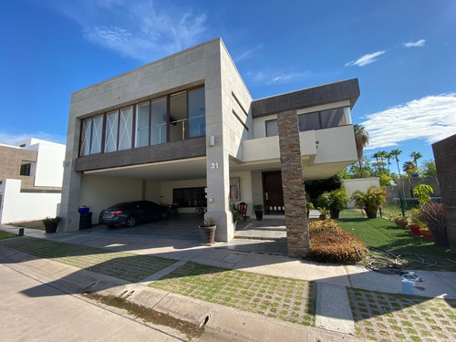 Casa En Venta Las Villas Residencial, Los Mochis Sinaloa.