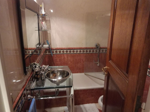 Imagen 25 de 30 de Gran Piso De 160m2 Con Cochera 5 Ambientes 4 Baños Todo Muy Bue Estado
