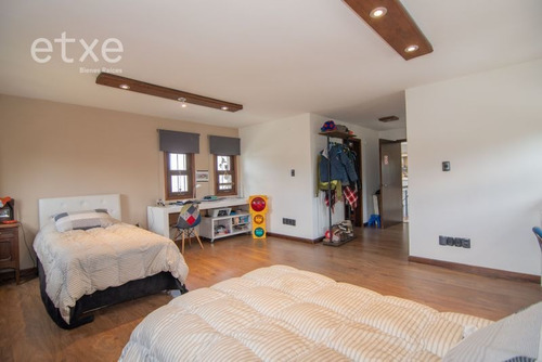Casa En Venta De 4 Dormitorios En Carrasco