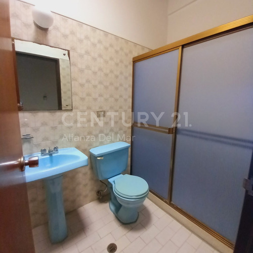 Imagen 21 de 24 de Hermoso Town House En Longa España Con Vista Al Mar, Piscina Privada Y Gran Potencial De Remodelación.