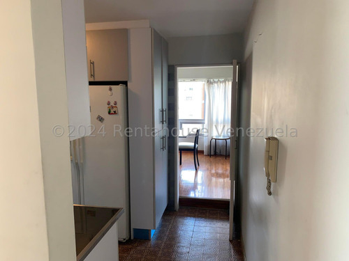 Ss: Vende Apartamento 25-3965 En La Florida De 150 M2, 3h/3b/1pe
