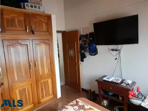 Casa Amplia En Sector Tranquilo(mls#242432)