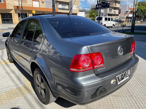 Imagen 4 de 14 de Volkswagen Bora 2012 1.9 Trendline I 100cv