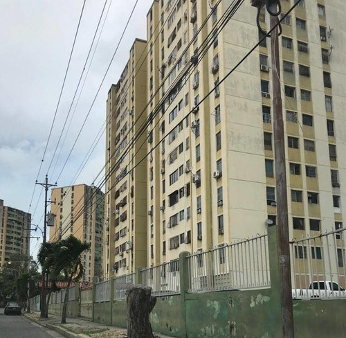 Imagen 10 de 12 de Niurka Paraguán Vende Oficina Pleno Centro De Caracas