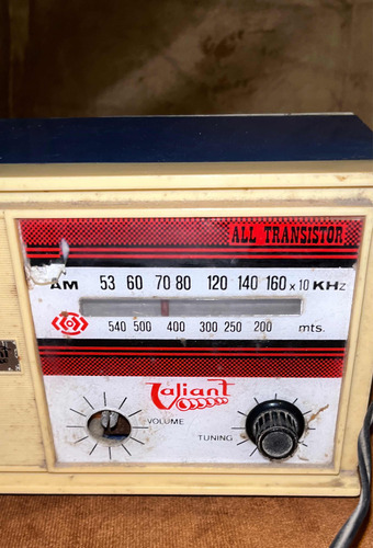 Antigua Radio A Transistores Valiant. Funcionando Perfecto (Usado)