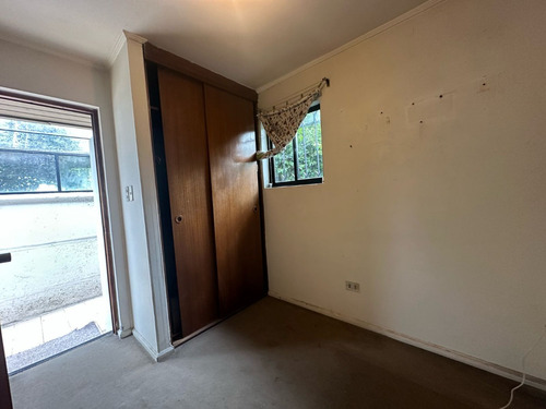 Casa En Villa Con Amplio Jardín, Cercana Al Centro - Chillán