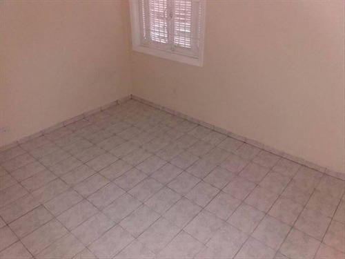 Imagem 20 de 30 de Casa Enorme Em Otimo Estado Bom Para Morar Com Sua Familia Casa Bem Espaçosa Proximo Tambem De Mercados Farmacias Praia Do Itarare Em Uma Das Melhores Ruas De São Vicente Tambem Fica Proximo Do Batal