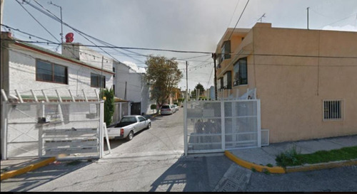 Imagen 3 de 10 de Amplia Casa Con 3 Recamaras En Tlalnepantla