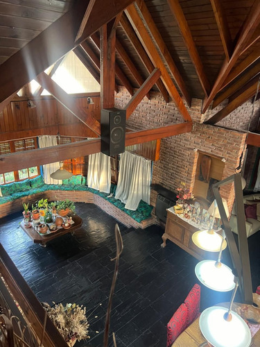 Chalet 5 Ambientes / Padua