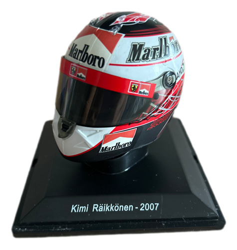 Miniatura F1 Capacete Ferrari Raikkonen 2007 Campeão 1/5 Branco