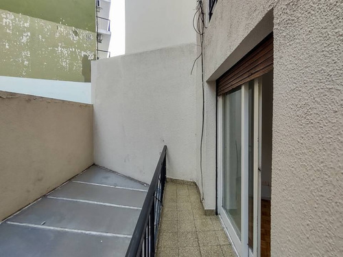 Imagen 5 de 20 de Departamento 2 Ambientes Con Balcón Y Patio, Apto Profesional, Con Baulera En Chacarita