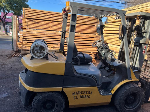 Autoelevador 3.5 Tnd Nafta Gas Torre Triple