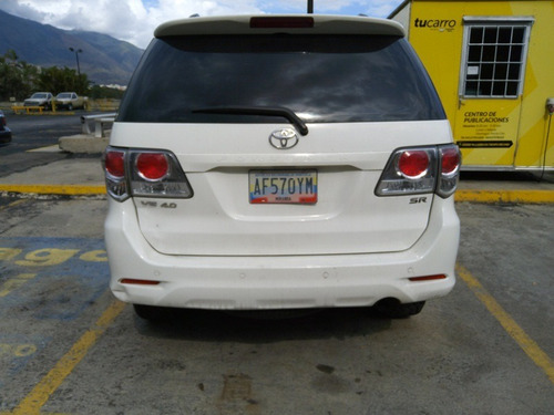 Toyota Fortuner Automática