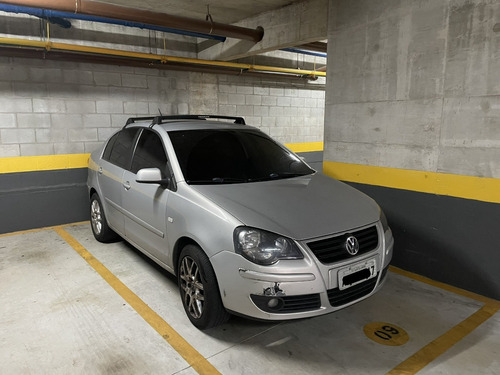 Volkswagen Polo Sedan 1.6 Comfortline Total Flex 4p