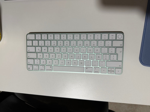 Apple Magic Keyboard Touch Id A2449 Verde | Español Lam Verde Claro Español Latinoamérica (Usado)