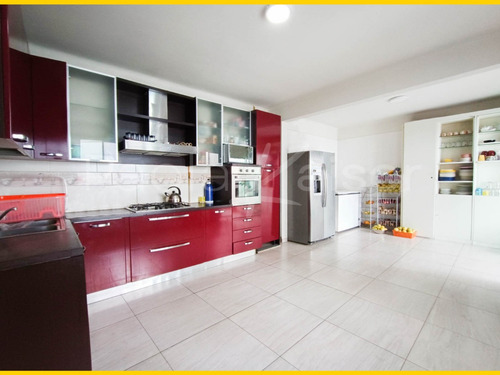 Imagen 16 de 25 de Casa En Venta, 8 Dormitorios Con Piscina, Zona Roca Y Coronado