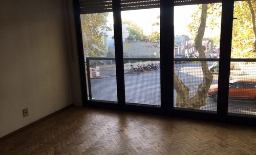 Imagen 2 de 2 de Apartamento En Barrio Historico Sobre Principal Avenida
